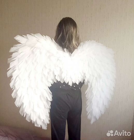Крылья ангела белые вниз