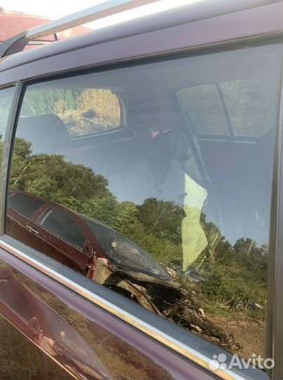 Стекло задняя дверь левая правая Джили мк кросс