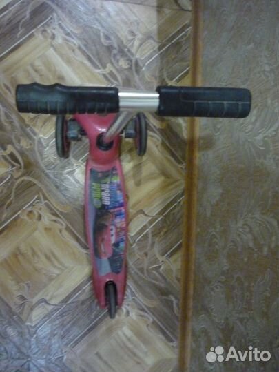 Детский трёхколёсный самокат