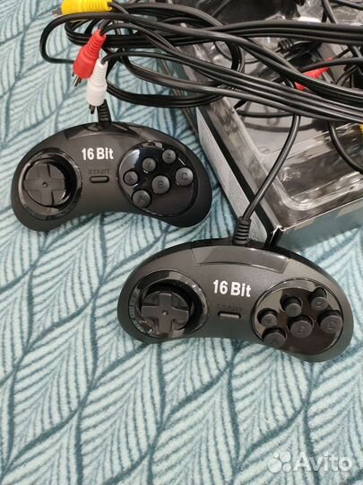 Игровая приставка Titan 8 и 16 bit