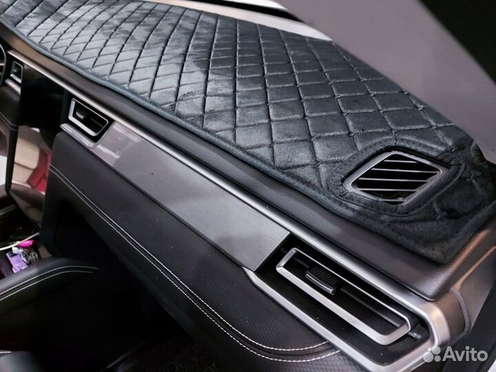 Накидка на панель Jac J7(1) 2020+