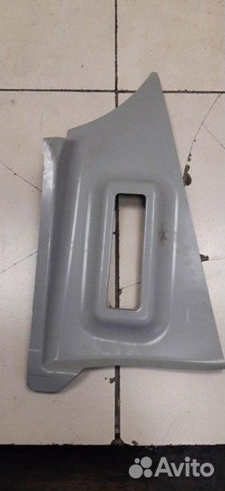 Соединитель заднего крыла и пола правый (катафорез