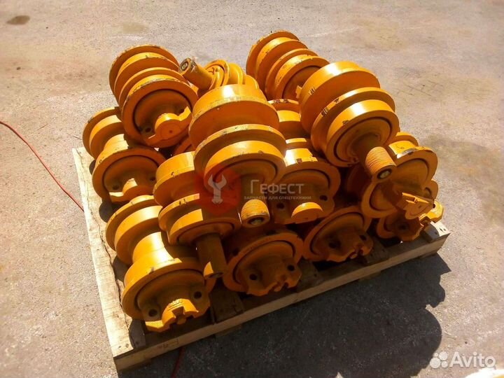 Каток поддерживающий ZX470LCH-3 HT544