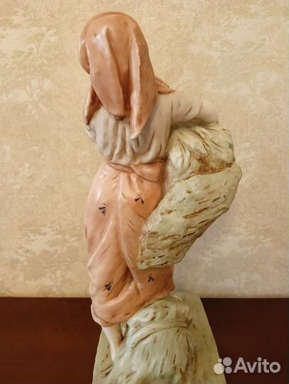 Фарфоровая статуэтка Германия 19 в