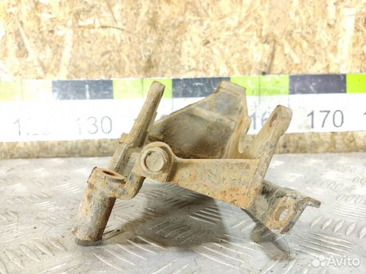 Кронштейн гидроусилителя Mitsubishi Legnum EA