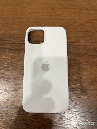 Чехлы на телефон iPhone