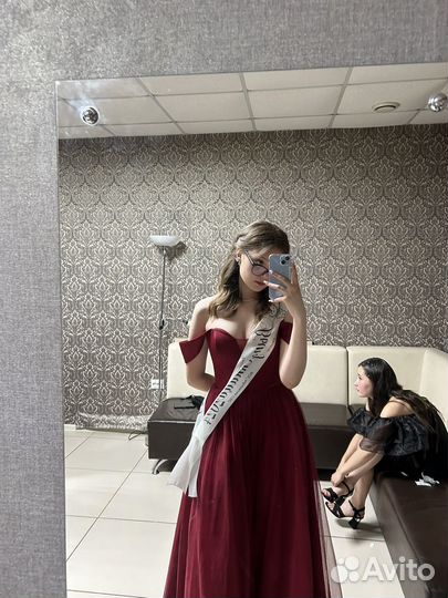 Вечернее платье