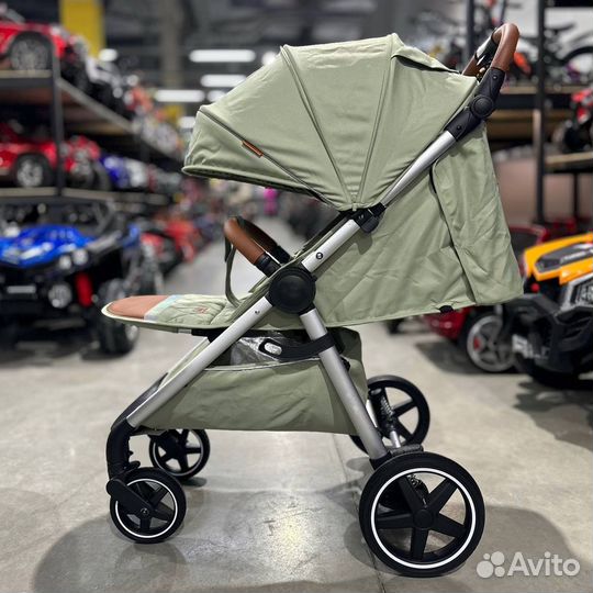 Прогулочная коляска новая