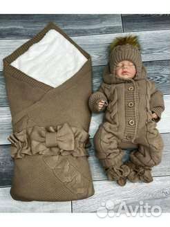 Комплект на выписку вязанный