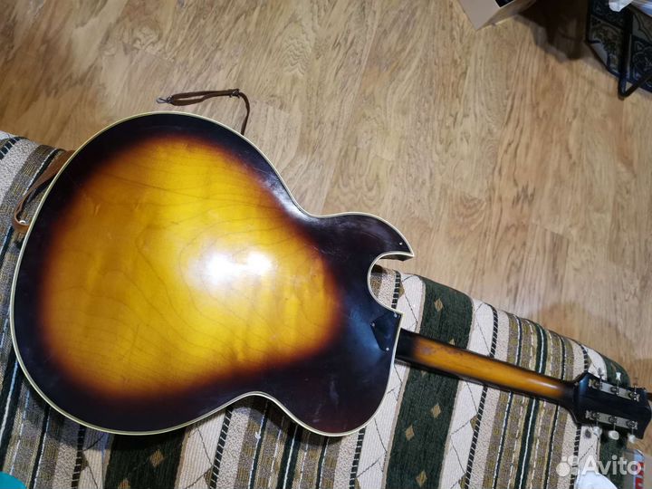 Старые музыкальные инструменты 1960-1970х гг