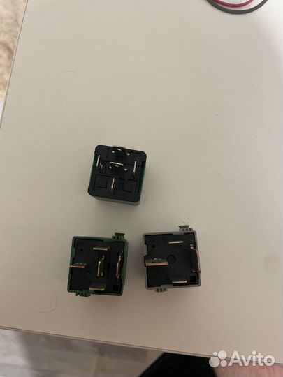 Реле компрессора пневмоподвески mercedes w221