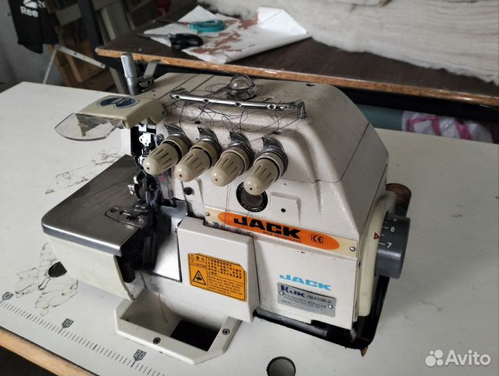 Швейная машинка jack