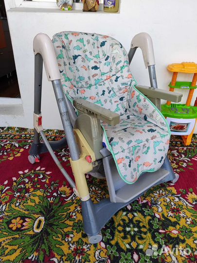 Детский стульчик для кормления