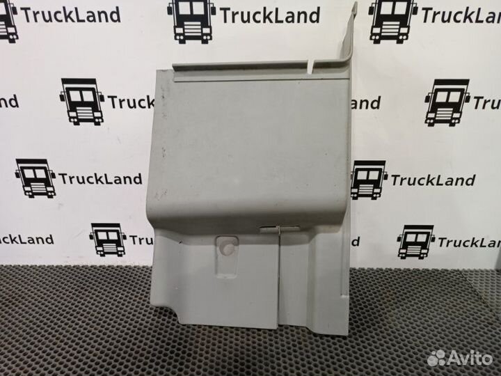 Накладка в салоне правая Man Tgx