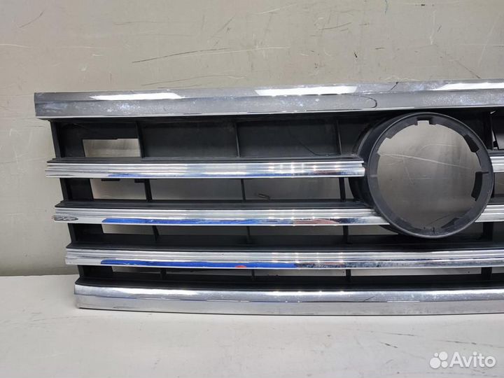 Решетка радиатора VW touareg 3 2018-нв 760853651K