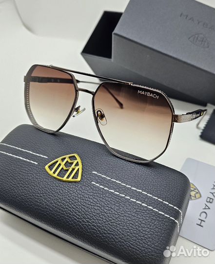 Солнцезащитные очки Ray Ban