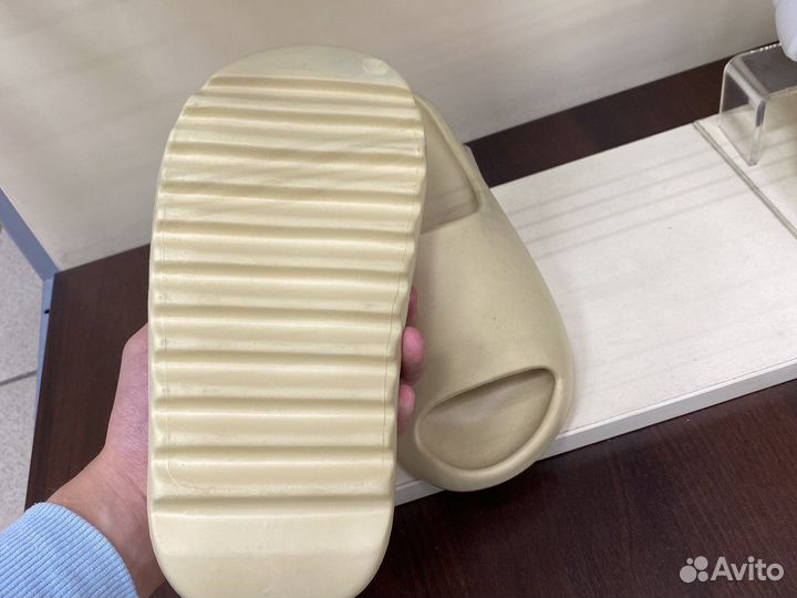 Тапочки унисекс Adidas Yeezy Slide