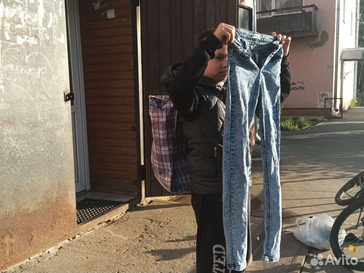 Джинсы голубые