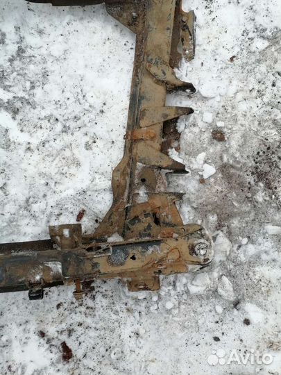 Подрамник Renault scenic 1