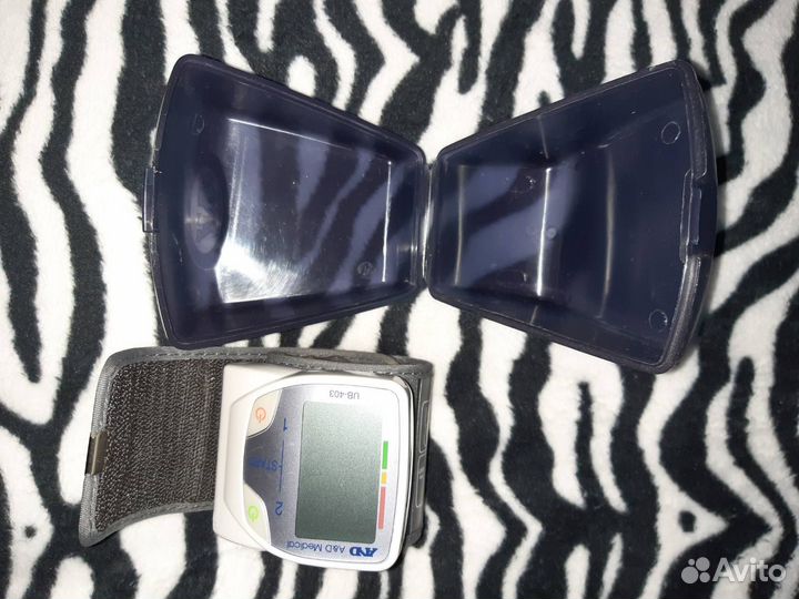 Тонометр на запястье AND UB-403