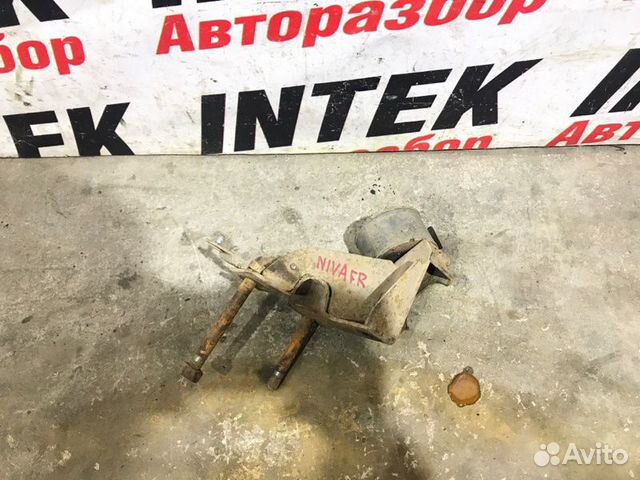 Подушка двигателя передняя правая Chevrolet Niva