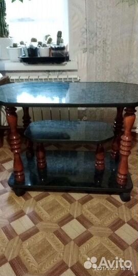 Журнальный столик
