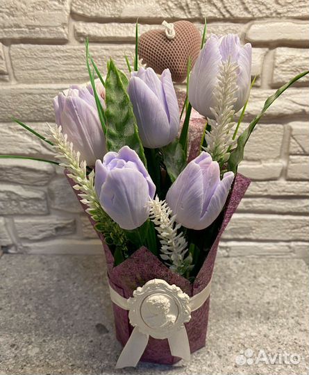 Букет цветов из мыла в корзине