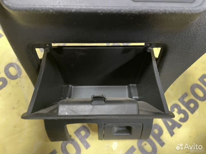 Накладка с бардачком Toyotra Corolla E15