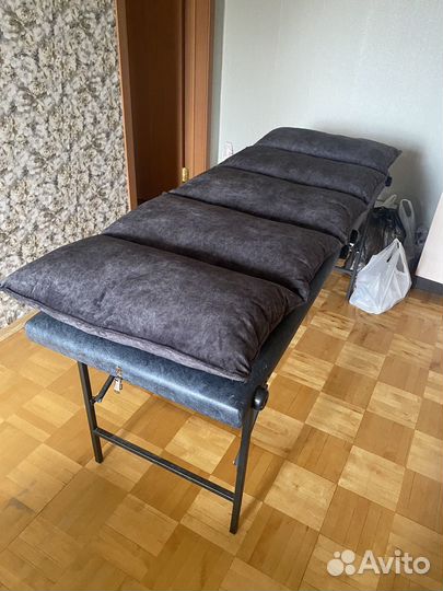 Кушетка с матрасом для лашмейкера