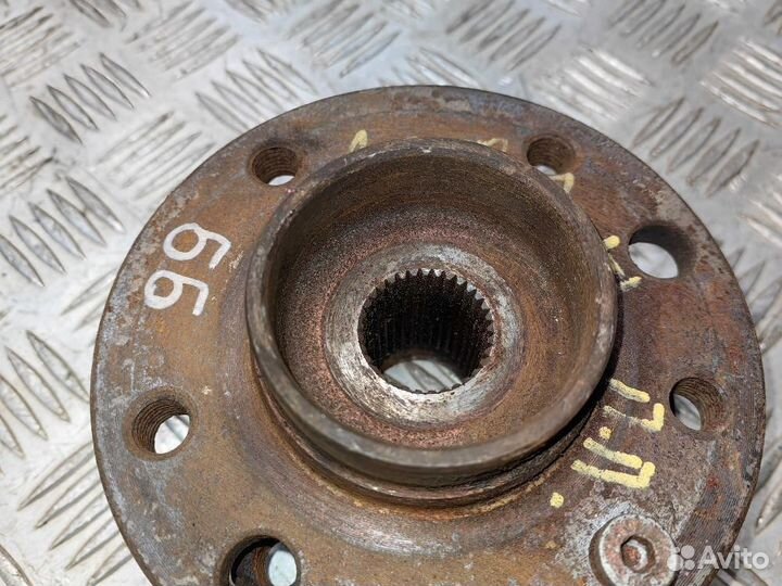 Ступица передняя Opel Astra H