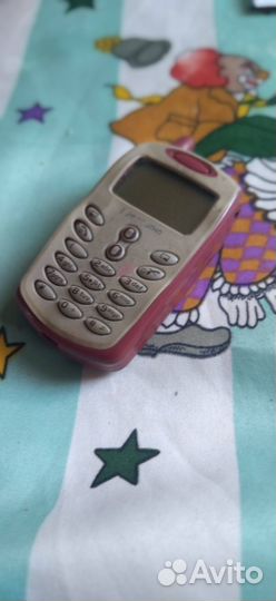 Старые не рабочие телефоны