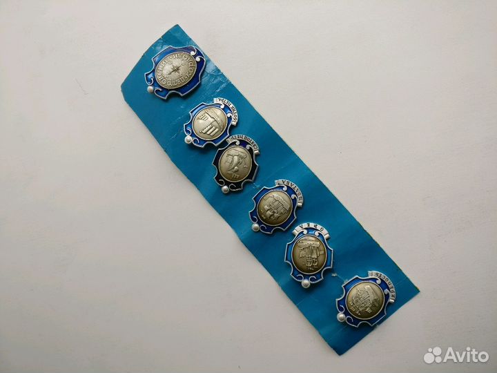 Коллекционные значки с кораблями