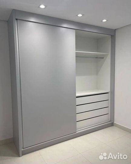 Современный шкаф купе