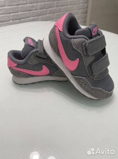 Кроссовки для девочки