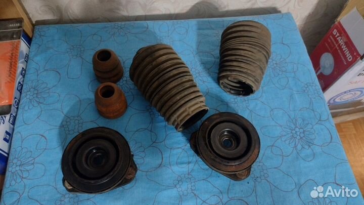 Опоры и пыльники передних амортизаторов Focus I