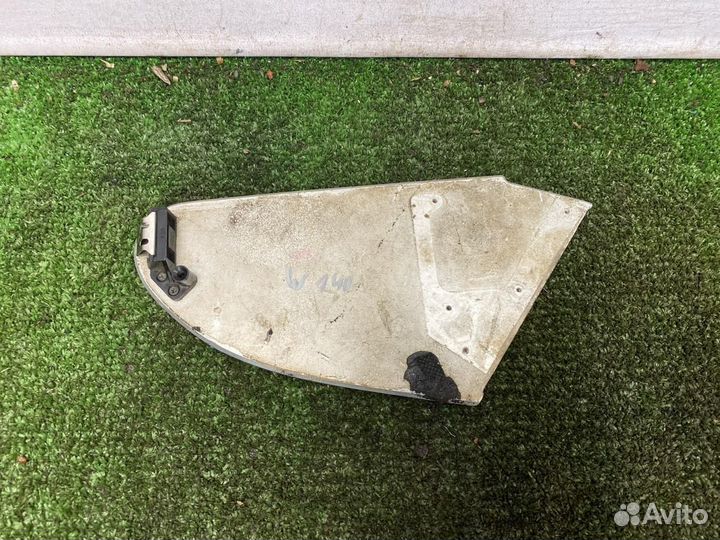 Дерево салона переднее правое Mercedes-Benz