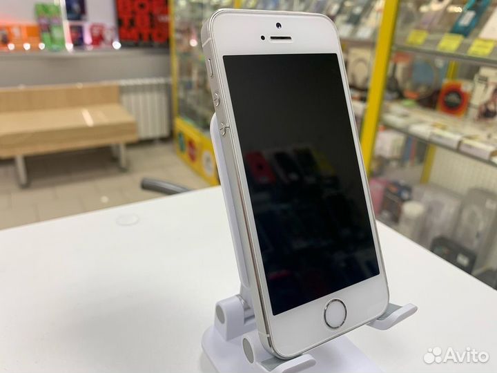 Apple iPhone 5S 16Gb (серебро)
