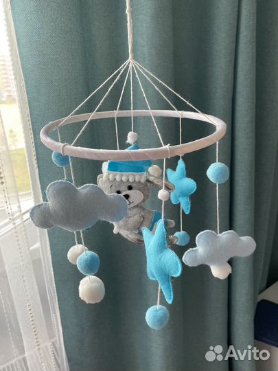 Музыкальный мобиль на кроватку из фетра