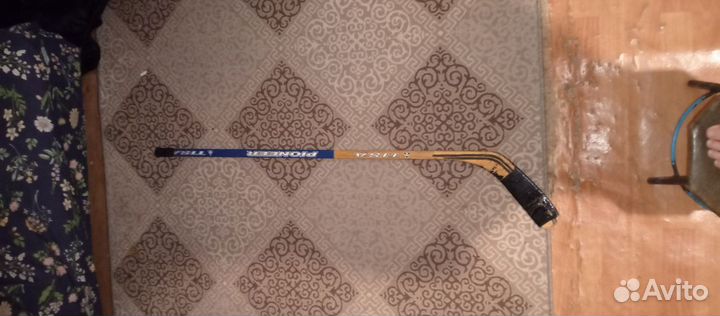 Клюшка хоккейная