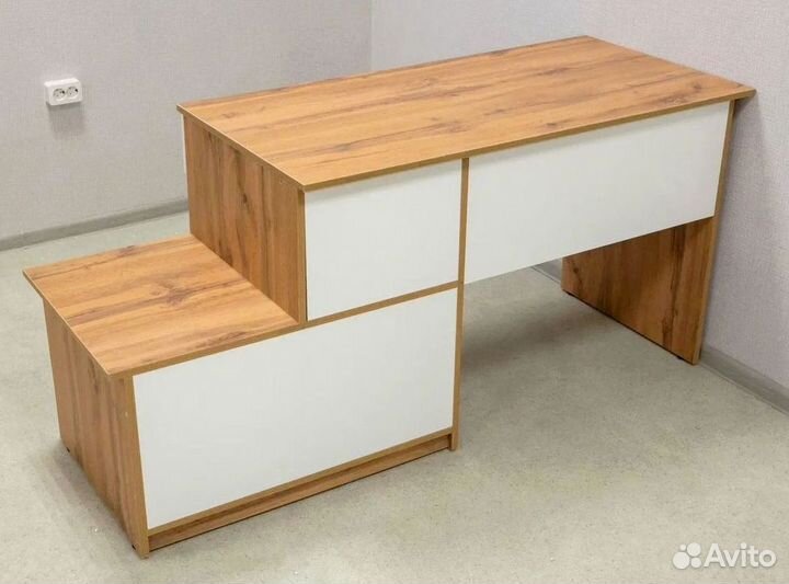 Письменный стол в офис Свифт Дуб Крафт/Белый