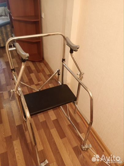 Ходунки для взрослых на колесах