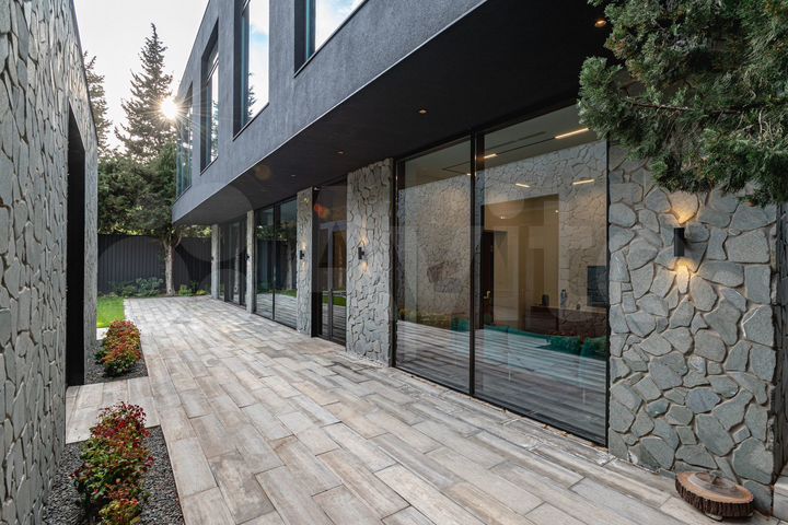 Дом 524 м² на участке 6 сот.