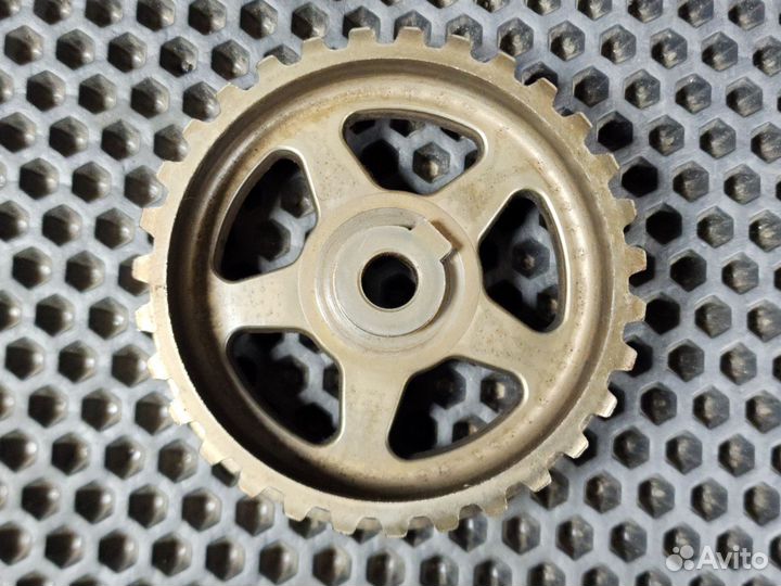 Шестерня впускного распредвала LHB101380