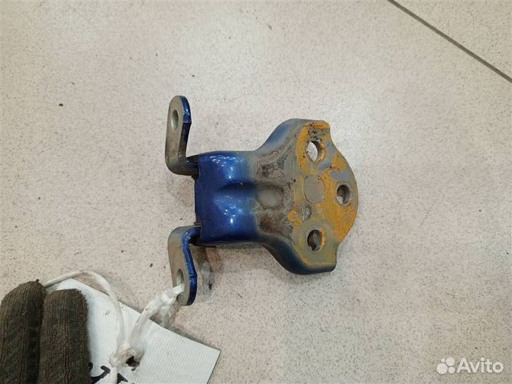 Петля двери передней правой верхняя Chevrolet Lac