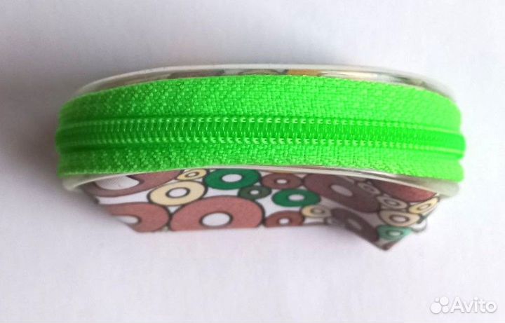 Кошелек на молнии для мелочи зеленый