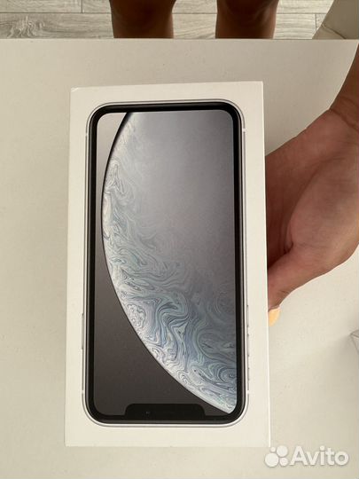 Телефон iPhone XR