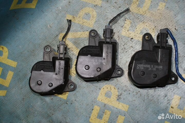 Моторчик привода заслонки печки Chrysler Voyager 4