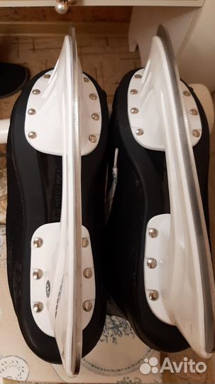 Коньки хоккейные