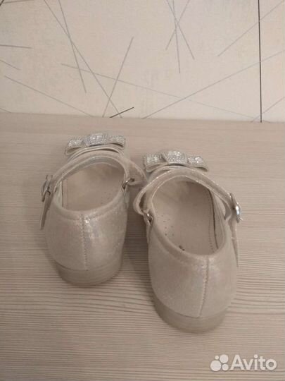 Туфли на девочку 26 размер