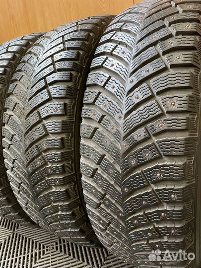Michelin X-Ice North 4 215/65 R17